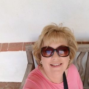 Meet your Posher, Melanie